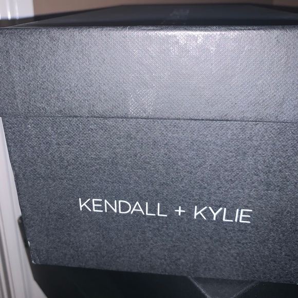 Kendall and Kylie shoes - Picture 3 of 4